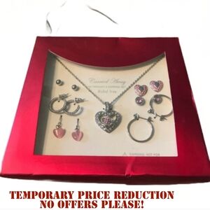 EARRINGS AND NECKLACE GIFT SET NIB